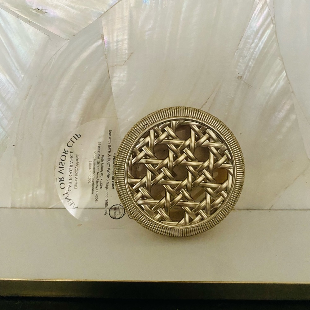 NEW Bath & Body Works Round Basket Weave Accent Car Visor Clip Scentportable